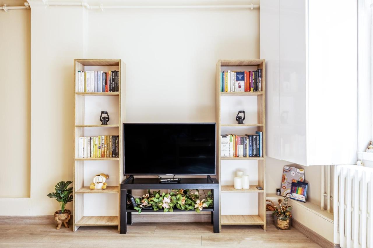 Spacious And Stylish Flat Near Taksim In Sisli *